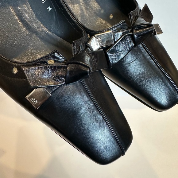 Stuart Weitzman Women's Black Leather Pumps - Picture 5 of 7